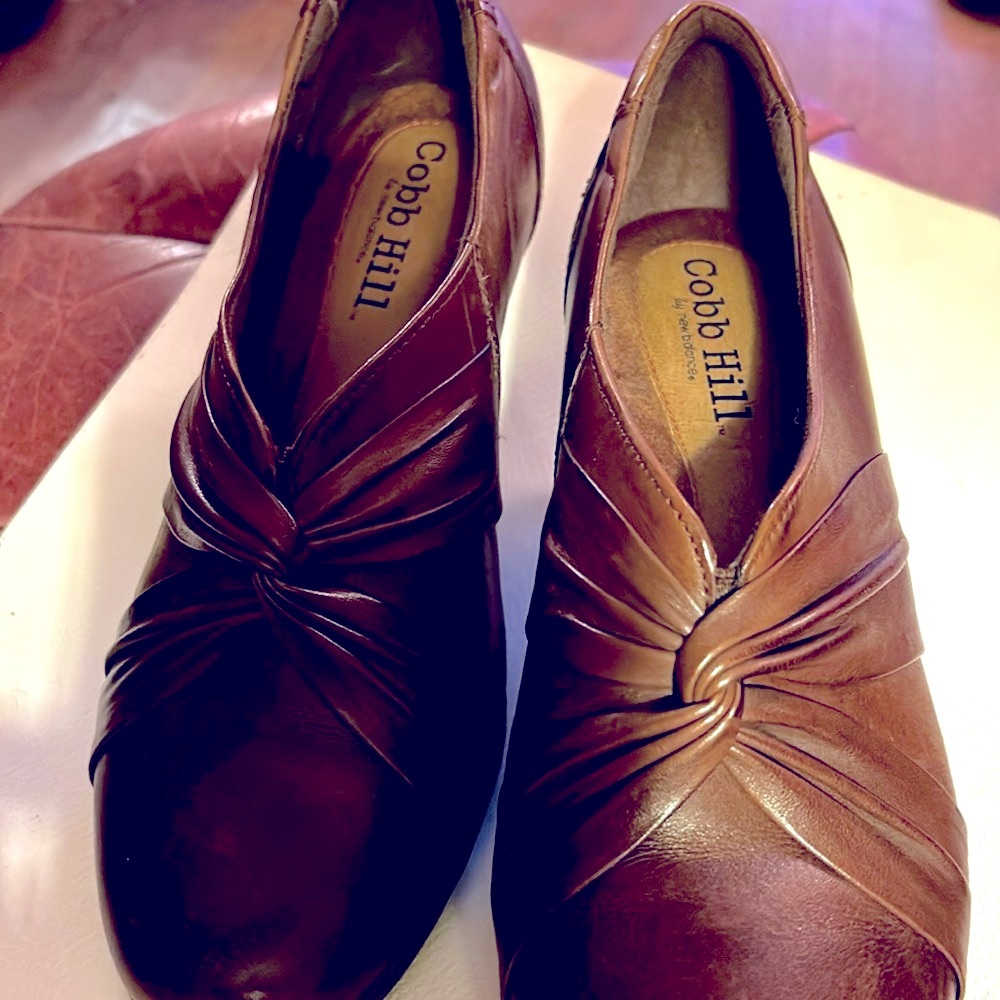 Light brown Cobb Hill booties. Size 9 excellent condition